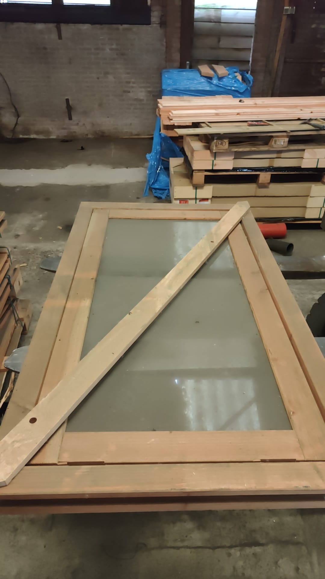 R03 Douglas uitzetraam 6 ruits staand