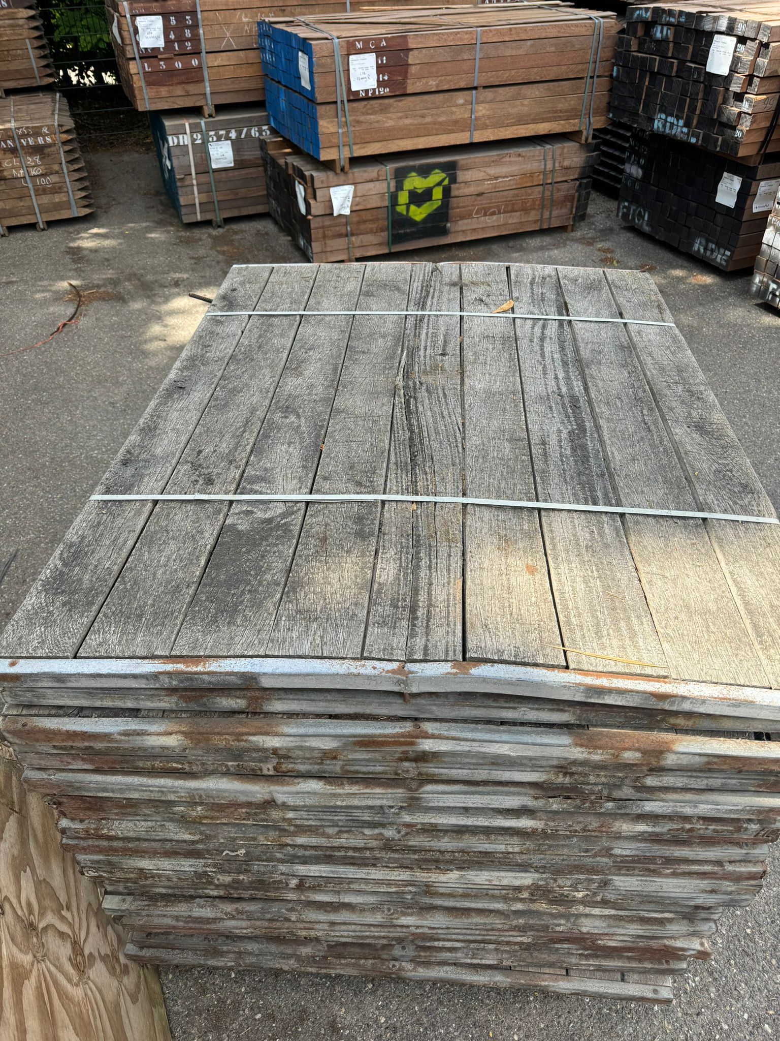 b- keus Hardhouten steenschot 140 x 110 x 4 cm